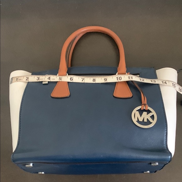Michael Kors Blue and White Satchel with Timeless Elegance - Picture 3 of 13